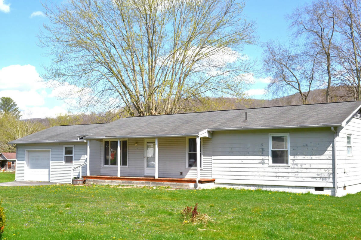 100 FOREST AVE, RUPERT, WV 25984, photo 1 of 29